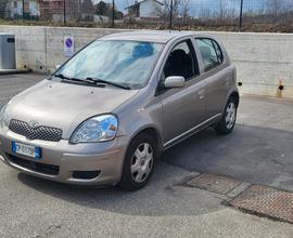 Toyota Yaris 1.0i 16V cat 5 porte Sol