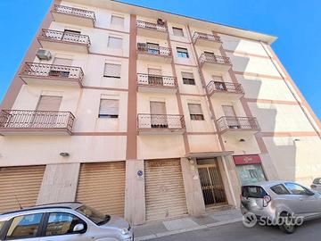 Av190 ampio appartamento in via delle acacie
