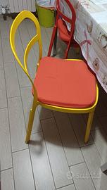 Quattro sedie Ikea modello Reidar(2 gialle e 2 ros