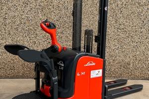Transpallet elettrico a colonna LINDE L14AP