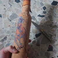 moderna bottiglia in sughero realizzata a mano . 