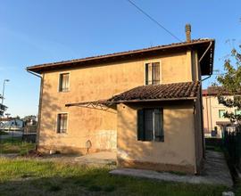 CASA INDIPENDENTE DA RISTRUTTURARE CON GIARDINO