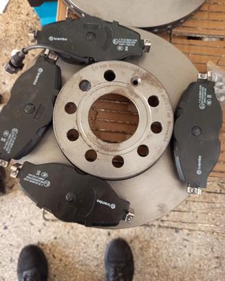 dischi piu pasticche brembo audi a3  2009 2014