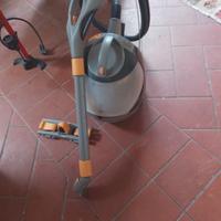 Aspirapolvere, lavapavimenti 