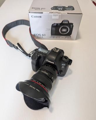 Canon 6d MKII con obiettivo Canon EF 14-40mm Serie