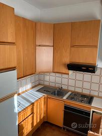 Cucina in legno massello di ciliegio