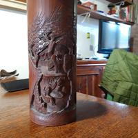 Vaso in legno intarsiato a mano