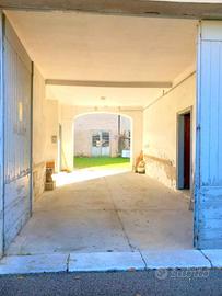 5 appartamenti + giardino e deposito