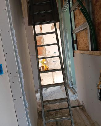 Scala retrattile alluminio con botola