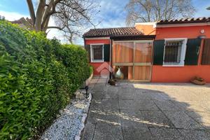 CASA INDIPENDENTE A CONA
