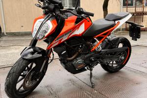 KTM Duke 125