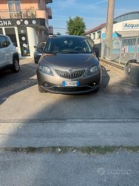 Lancia Ypsilon 1.0 FireFly 5 porte S&S Hybrid Gold