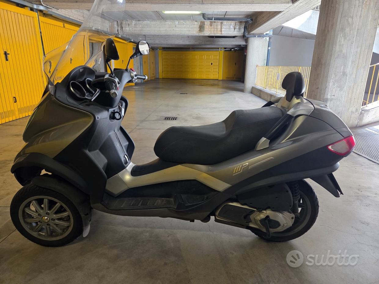 Noleggio Prezzi Mp3 Piaggio Noleggio Moto Tre Ruote Piaggio - Main Image