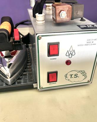 Ferro da stiro professionale con caldaia – 1650W