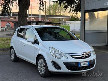 Opel Corsa 1.2 5 porte Cosmo