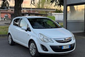 Opel Corsa 1.2 5 porte Cosmo