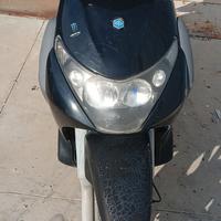 Piaggio Beverly 250