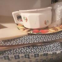 Vaso da notte in ceramica antico.
