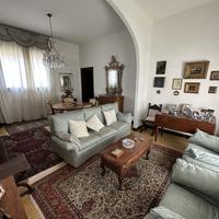 Appartamento signorile con garage in pieno centro