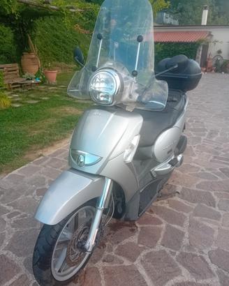 scarabeo 250