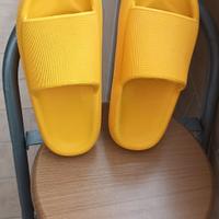 Ciabatte gialle