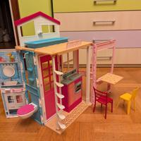 Barbie- Casa a 2 Piani con Bambola e Tanti Accesso