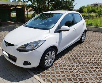 Mazda 2,  Benzina, 2008, 136000 km