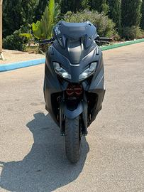 Yamaha t max 560