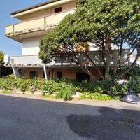 Ampio appartamento piano terra 300 mt dal mare