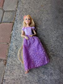 Lotto 4 Bambole (3 Barbie Mattel + 1 Rapunzel Disn
