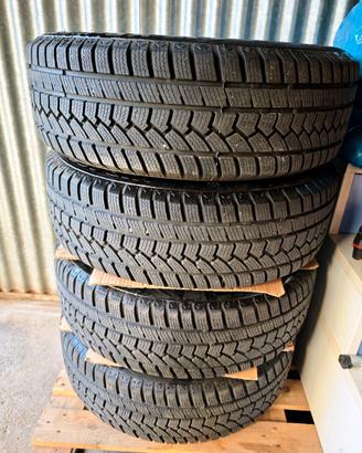 Cerchi in lega 17" con gomme per Nissan Qashqai