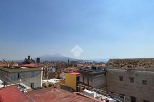 3 LOCALI A NAPOLI