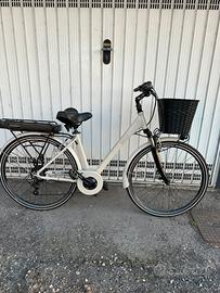 E-bike donna elettrica