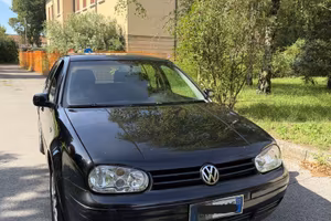 Golf serie 4 benzina cambio manuale anno 2003