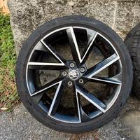 4 CERCHIONI E 4 GOMME RUNFLAT