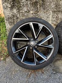 4 CERCHIONI E 4 GOMME RUNFLAT
