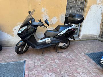 Peugeot satelis 250