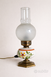 Lampada da tavolo in stile vintage, funzionante.