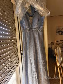 Abito lungo da cerimonia azzurro con strass – Atel