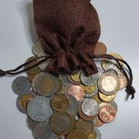 N°150 monete mondiali Mix in sacchetto di tessuto