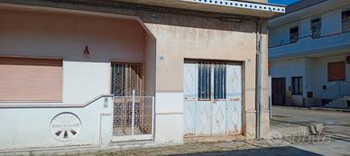 Casa indipendente con garage e giardino