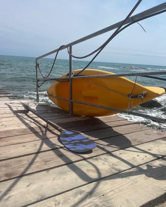 Canoa più pagaia