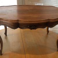 Tavolino in noce stile Luigi Filippo 