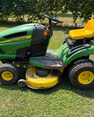 Trattorino tagliaerba John Deere
