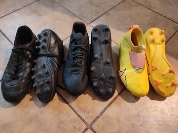 Tre scarpe da calcio ragazzo