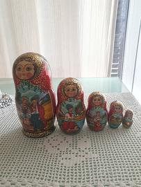 MATRIOSKA VINTAGE BAMBOLA 5 PEZZI DIPINTA A MANO. 