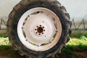 Gomme e cerchi  trattore agricolo