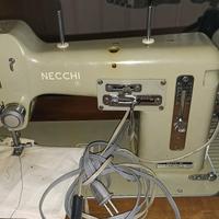 Necchi Mira con mobile 