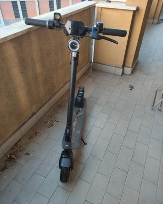 Monopattino Elettrico NIU KQI2 Pro