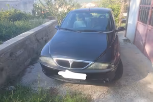 Lancia y elefantino blu